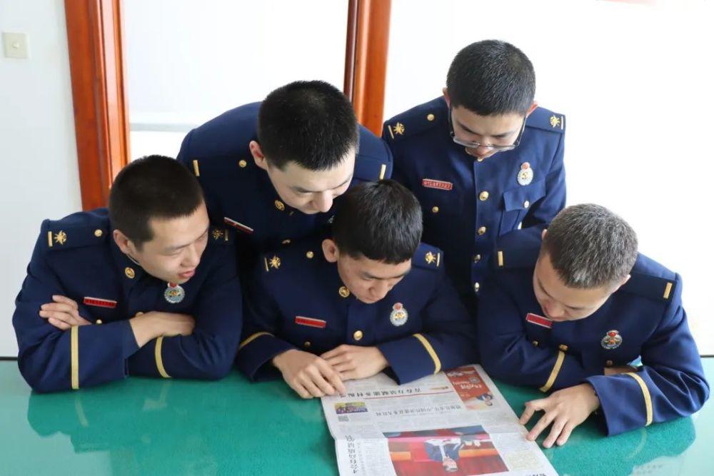 黄金圣斗士前三排名?听徐静雨说!
